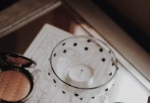 Wszystko, co musisz wiedzieć o kredkach do oczu