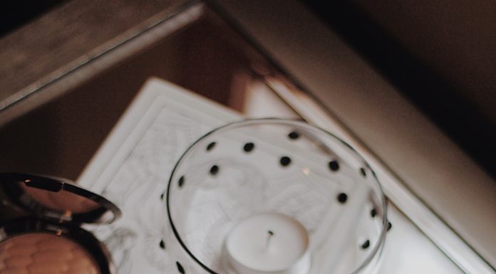 Wszystko, co musisz wiedzieć o kredkach do oczu