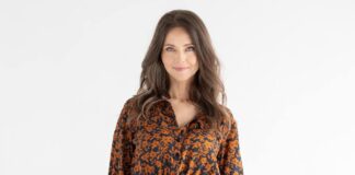 Kwiatowa magia w Twojej szafie. Jak sukienki w kwiaty podbijają świat mody? Kwiatowa magia w Twojej szafie. Jak sukienki w kwiaty podbijają świat mody?